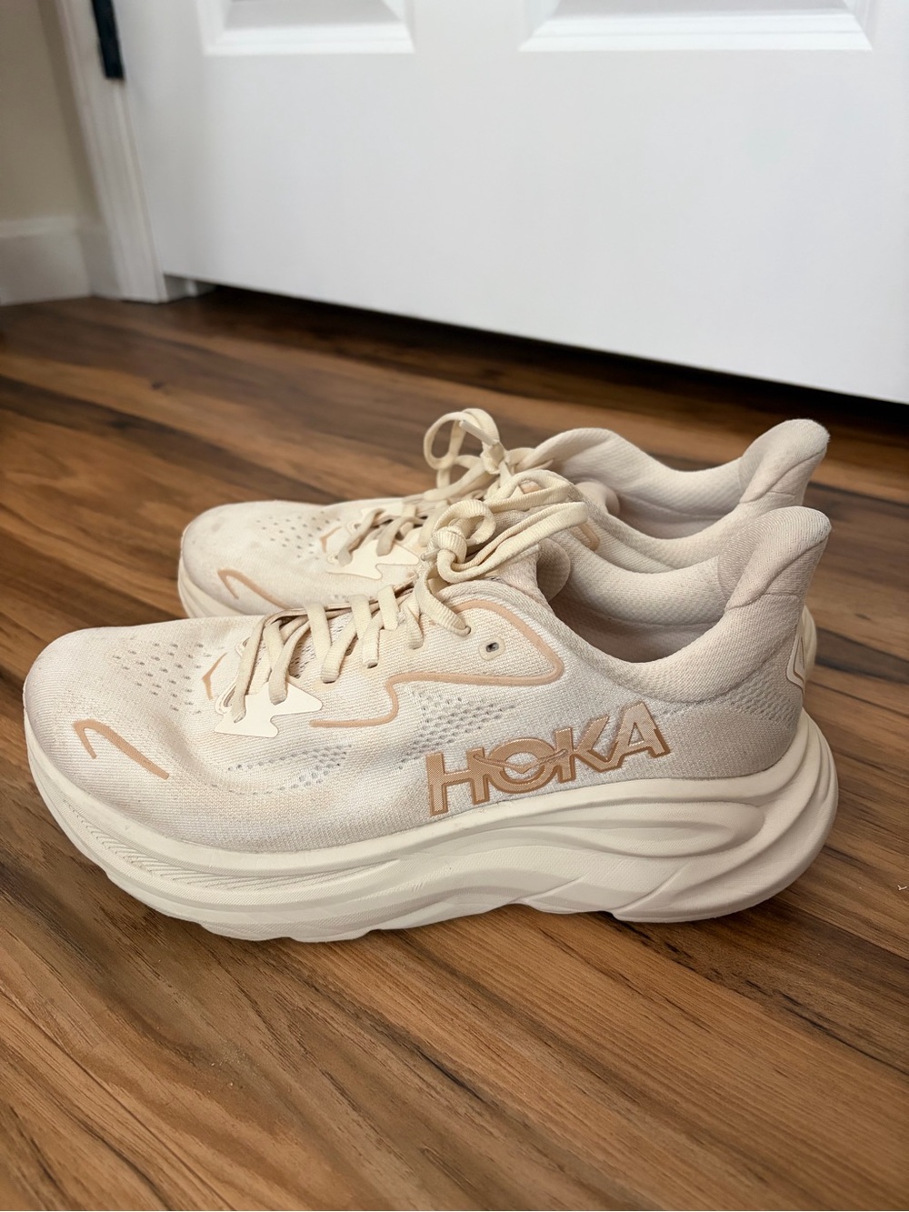 HOKA Clifton 10 Women’s Running Shoes – Vanilla/Birch – Size 9.5